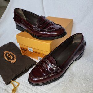 Tod's Glossed-Burgundy Red Leather Ivy Moccasin Size 8.5